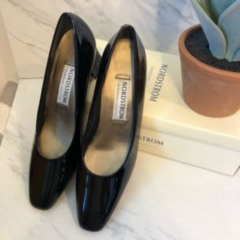 NORDSTROM Black Patent Leather Classic Minimalist Block Heel-Heels Size 9.5